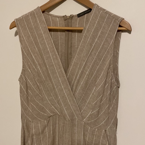 Suzy Shier Linen Jumpsuit - Picture 4 of 10